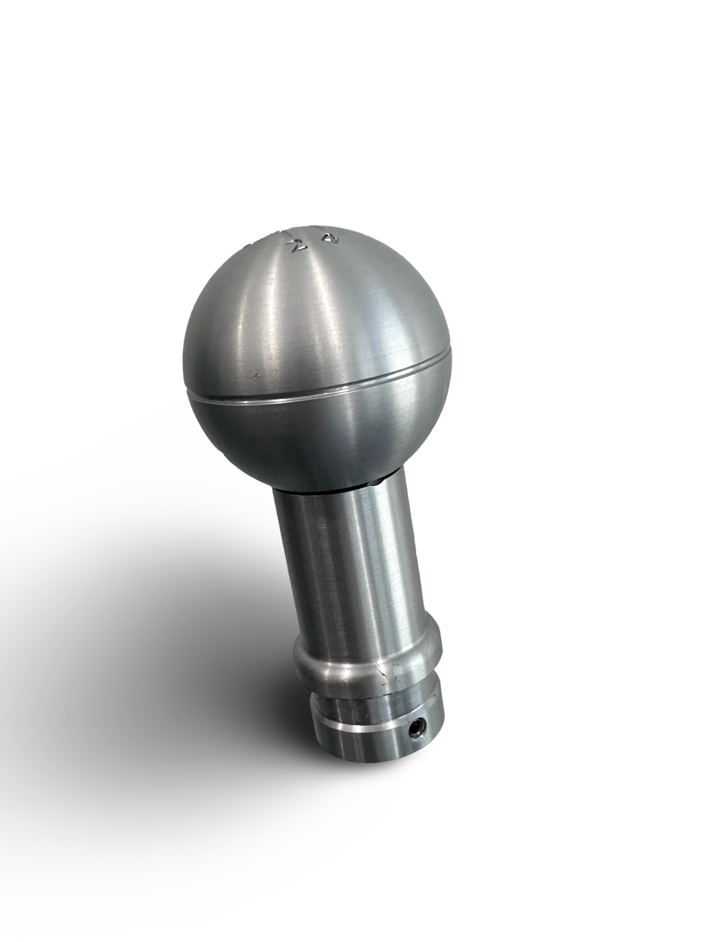Exquisite two-piece aluminum 5-speed gear shifter knob.